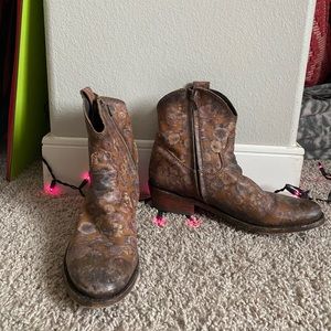 Short Floral Cowboy Boots Size 9 US W
